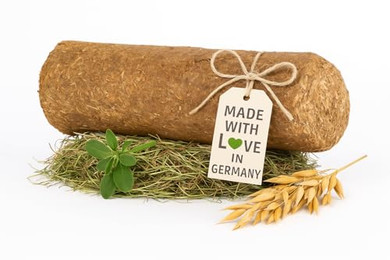 Produktbild von Lax Wiesen Knusperstange - Heu + Luzerne + Hafer - 26 kg - 32 Stangen