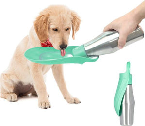 Produktbild von Ledander Hunde-Futterspender 750ml Hundetrinkflasche für unterwegs,