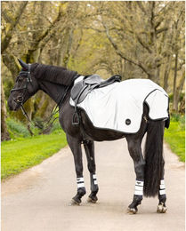 LeMieux Reflektierende Ausreitdecke Reflective Exercise – Bild 1 von 2