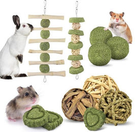 Produktbild von LuxusKollektion Kleintierkäfig Kaninchen Kauspielzeug 11 Stück Holz Spielzeug