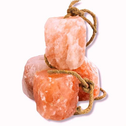 Produktbild von Lyra Horse® Himalaya Salzleckstein mit Seil - 6 x 2,5 kg