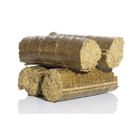 Produktbild von Lax Wiesenheu Pickstangen Hühnerfutter Snack für Hühner 3,5 kg