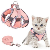 Produktbild von Ledander Sicherheitsgeschirr für Hunde und Katzen aus Leder mit Leine und reflektierenden Streifen in Rosa