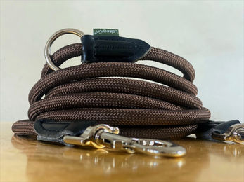 Leisegrün Doppelleine für große Hunde aus Nylon in Braun, 3m verstellbar – Bild 1 von 2