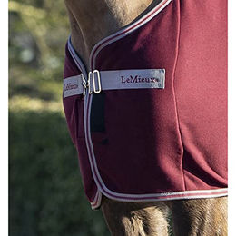 LeMieux Abschwitzdecke Arika Jersey-Tek Dunkelrot 140 cm – Bild 1 von 4
