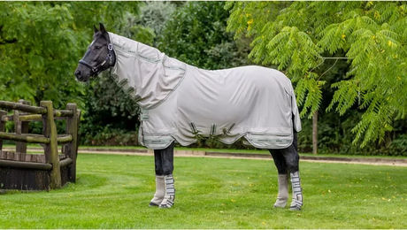 LeMieux Arika Armour-Tek Fliegendecke für Pferde mit abnehmbarer Halsabdeckung in Stein 1,8 m - 1 Stk. – Bild 1 von 6