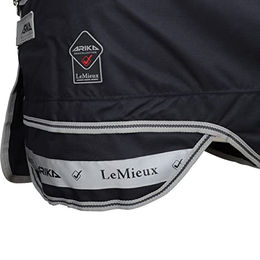 LeMieux Arika Featherweight Turnout Outdoordecke für Pferde Dunkelblau 145 cm aus Oxford-Gewebe – Bild 1 von 3