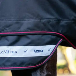 LeMieux Arika Storm-Tek Pferdedecke Schwarz 200g – Bild 1 von 10