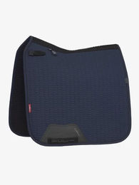 LeMieux Essence Dressurquadrat aus Softshell mit selbstkühlendem Futter und hohem Widerrist Marineblau Größe L – Bild 1 von 2