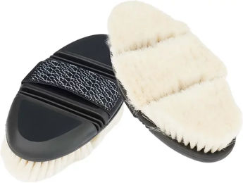 LeMieux Flexi Körperbürste mit Ziegenhaar in Blau oder Schwarz – Bild 1 von 2