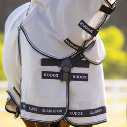 LeMieux Kudos Gladiator Fliegendecke für Pferde mit abnehmbarem Kragen Grau 205,7 cm – Bild 1 von 4