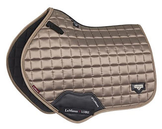 LeMieux Loire Classic Close Contact Schabracke Satin Square für Pferde Beige Large – Bild 1 von 5