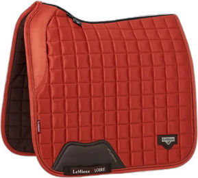 Produktbild von LeMieux Loire Memory Dressurmatte für Pferde in Rot Größe S/M