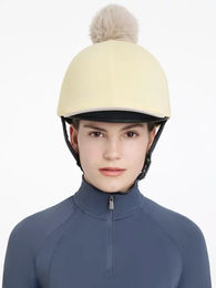 Produktbild von LeMieux Reithelm Haube mit Pompon für Damen in Gelb