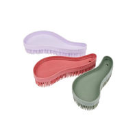 Produktbild von LeMieux Wizard Brush Trio Pferdebürsten-Set aus Kunststoff in Rot Lila und Bunt