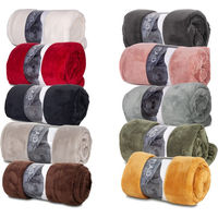 Produktbild von Lex & Max Fleece Plaid Hundedecke Kleegrün 130 x 180 cm