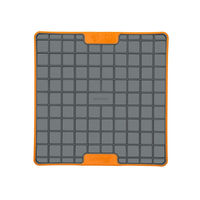 Produktbild von LickiMat Playdate Tuff Schleckmatte für Hunde Orange 20x20cm aus TPR