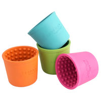 Produktbild von LickiMat Yoggie Pot Schleck-Napf aus Naturkautschuk Rosa für Hunde