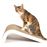 Produktbild von LIKEA Kratzbaum für Katzen mit schrägem Kratzpfosten und Katzenminze aus hochwertigem Karton