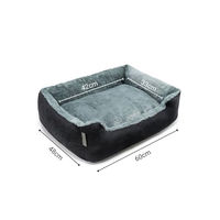 Produktbild von Lionto Hundebett mit Wendekissen und rutschfester Unterseite aus Plüsch in Grau/Schwarz Größe M für Hunde und Katzen aller Altersstufen