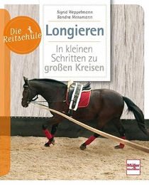 Longieren: In kleinen Schritten zu großen Kreisen - Die Reitschule von Müller Rüschlikon in Weiß – Bild 1 von 1