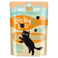 Produktbild von Lucky Lou Lifestage Adult Katzen Nassfutter Geflügel & Forelle Stückchen in Sauce 300 g getreidefrei glutenfrei ohne Zucker - 6 x 300 g