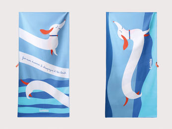 Produktbild von lumiies Handtuch THE BEACH TOWEL Dackel Blue Lagoon Blau aus Polyester