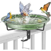 Produktbild von LuxusKollektion Vogeltränke hängend aus Metall in Grün für Garten und Balkon