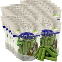 Produktbild von Lyra Pet Katzengras Sticks gefriergetrocknet mit Huhn 5 kg (25 x 200 g) getreidefrei