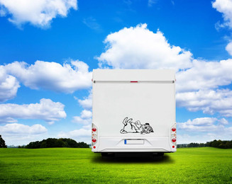Produktbild von Mops verspielt Auto Wohnmobil Aufkleber