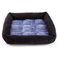 Produktbild von Martin Sellier Hundebett und Katzenbett Doudouzen mit Karomuster aus Plüsch Blau 40 cm