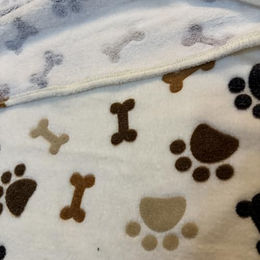 MATE FOR DOGS Hundedecke Gipsy aus weichem Fleece als Sofaschoner für Hunde und Katzen Grösse M 70x100cm - 1 Stk. – Bild 1 von 7