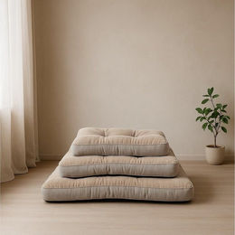 MaxxGoods Hundebett Bonny aus Plüsch in Beige für erwachsene Hunde – Bild 1 von 4