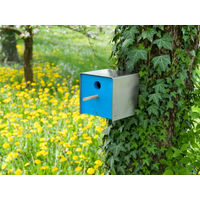 Produktbild von Meisenkasten Keilbach Designprodukte aus Edelstahl und Holz in Gelb und Natur