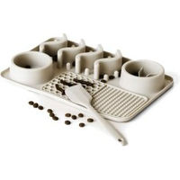 Produktbild von Minty&Marla Fummelbrett mit Spatel Intelligenzspielzeug aus Kunststoff Größe S Beige