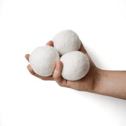 Minty&Marla XXL Filzbälle 3er Set Katzenspielzeug aus Filz in Weiß – Bild 1 von 6