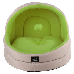 Produktbild von Minus One Katzenhöhle Hideaway Cat Cave aus Fleece in Grün mit integriertem Spielzeug