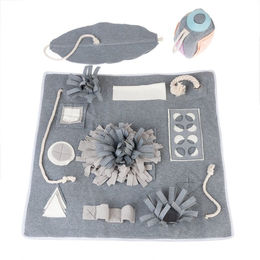 Produktbild von Modern Living Schnüffelmatte Tampere Intelligenzspielzeug aus Polyester 70 x 70 cm