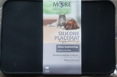 MORE Lifestylepets Napfunterlage Royal aus Silikon 40x60 cm – Bild 1 von 2