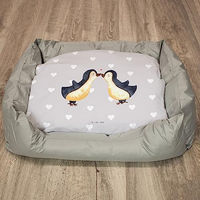 Produktbild von Mr. & Mrs. Panda Katzenbett Pinguin Liebe Plüschbett Grau Größe L