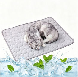 Mutig Selbstkühlende Hundematte und Katzenkühlmatte aus Polyester in Grau 62x50cm – Bild 1 von 5