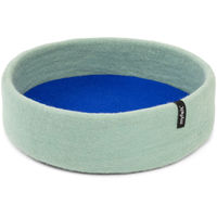 Produktbild von myfelt Fine Hundekorb aus Schurwolle in Türkis mit royalblauem Inlay Größe S für Riesenrassen