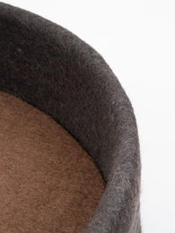 myfelt Kuno Hundekorb aus Schurwolle Anthrazit mit braunem Inlay Größe S – Bild 1 von 5