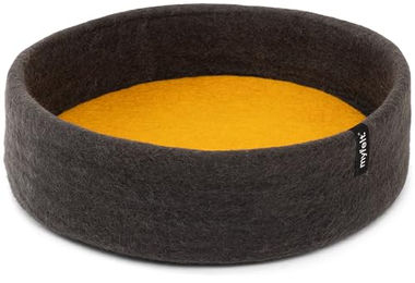 myfelt Kuno Katzenbett aus Schurwolle in Anthrazit mit ockergelbem Inlay – Bild 1 von 6