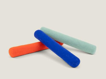 myfelt Mats Hundespielzeug Wurfspielzeug aus Wolle für Riesenrassen in Bunt/Orange - 26 cm – Bild 1 von 5