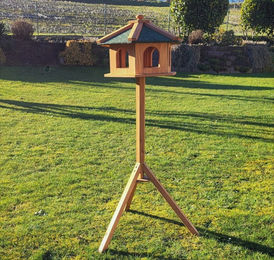 MYPETS Vogelhaus PIEPMATZ aus Holz mit Ständer in Braun – Bild 1 von 3