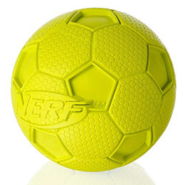 Produktbild von Nerf Dog Fußball mit Quietscher - 7,3 cm