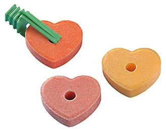 Produktbild von Nobby Salzleckstein Herz mit Halterung - 3 x 30 g