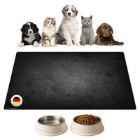 Produktbild von Napfunterlage Futtermatte für Hunde und Katzen von coveryourdesk in Schieferplatte Schwarz aus Premium Vinyl 60x40 cm rutschhemmend und abwaschbar