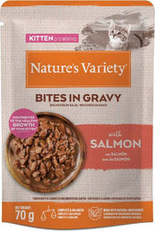 Produktbild von Nature's Variety Kitten Bites Lachs Stückchen in Soße für Katzen 28 x 70 g